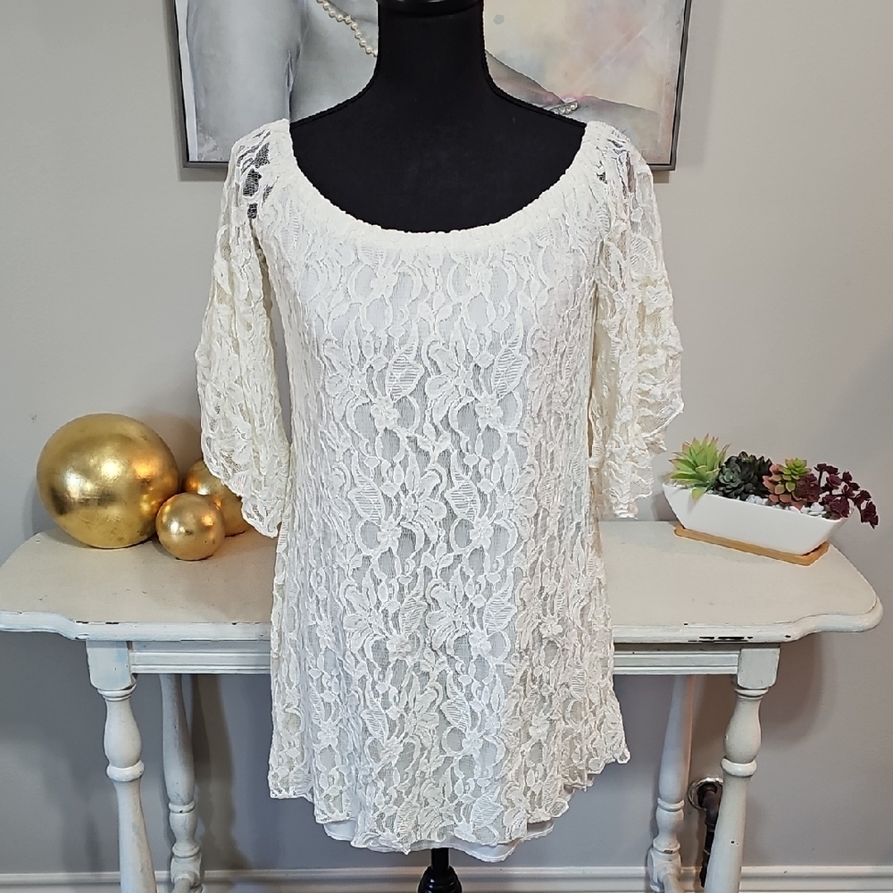 🌸 Fashionomics Off-White Floral Lace Bell Sleeve Mini Dress/Tunic
